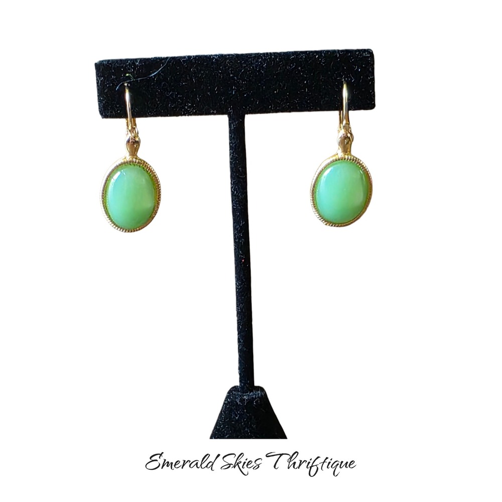 Vintage gold tone Monet dangle drop earrings jadeite style free shipping